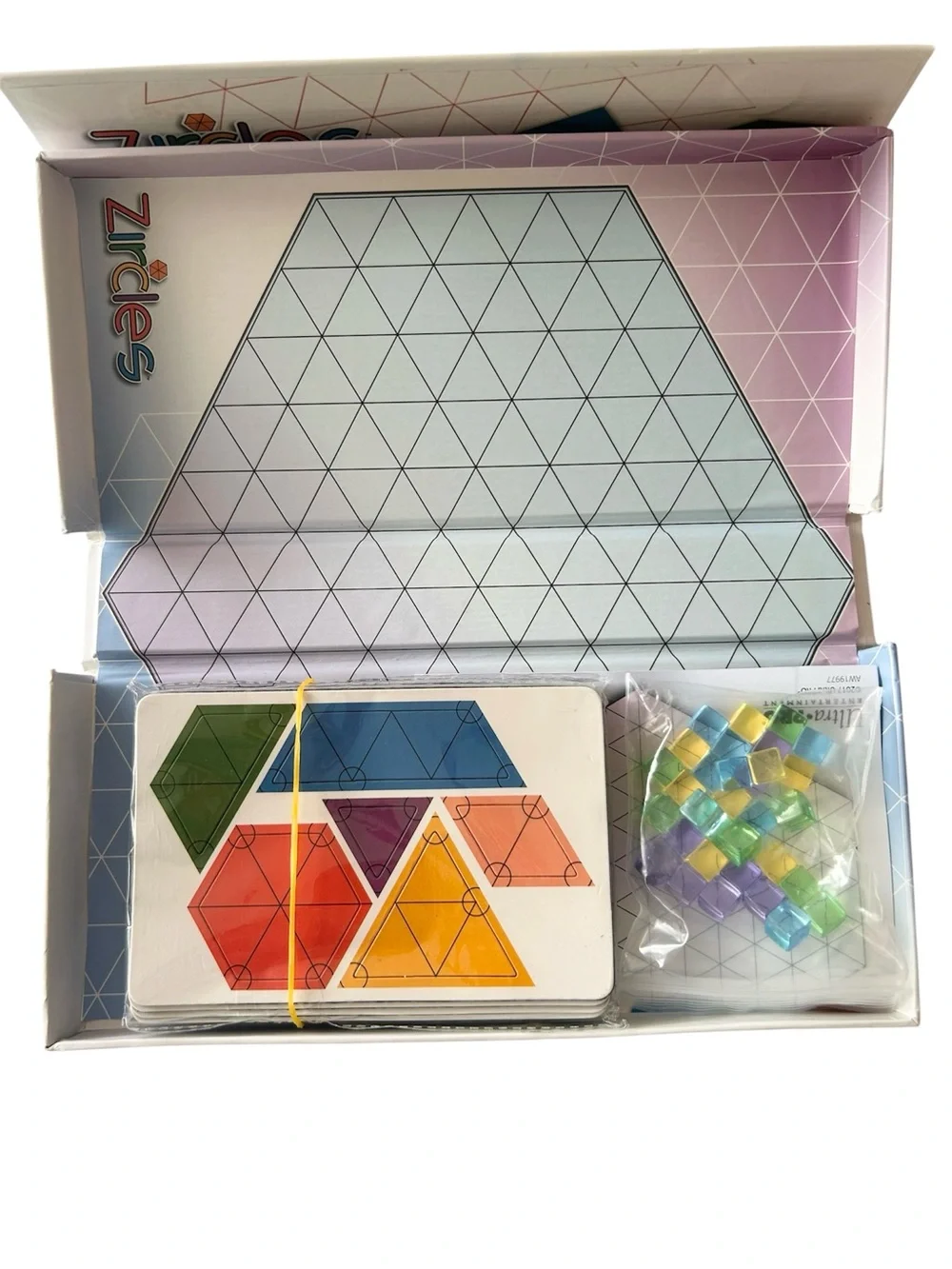 New in Box Zircles Ultra Pro Magnetic Travel Circle Strategy Game of Fun